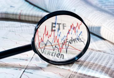 Lupe und Kurse von ETF, Fonds und Aktien